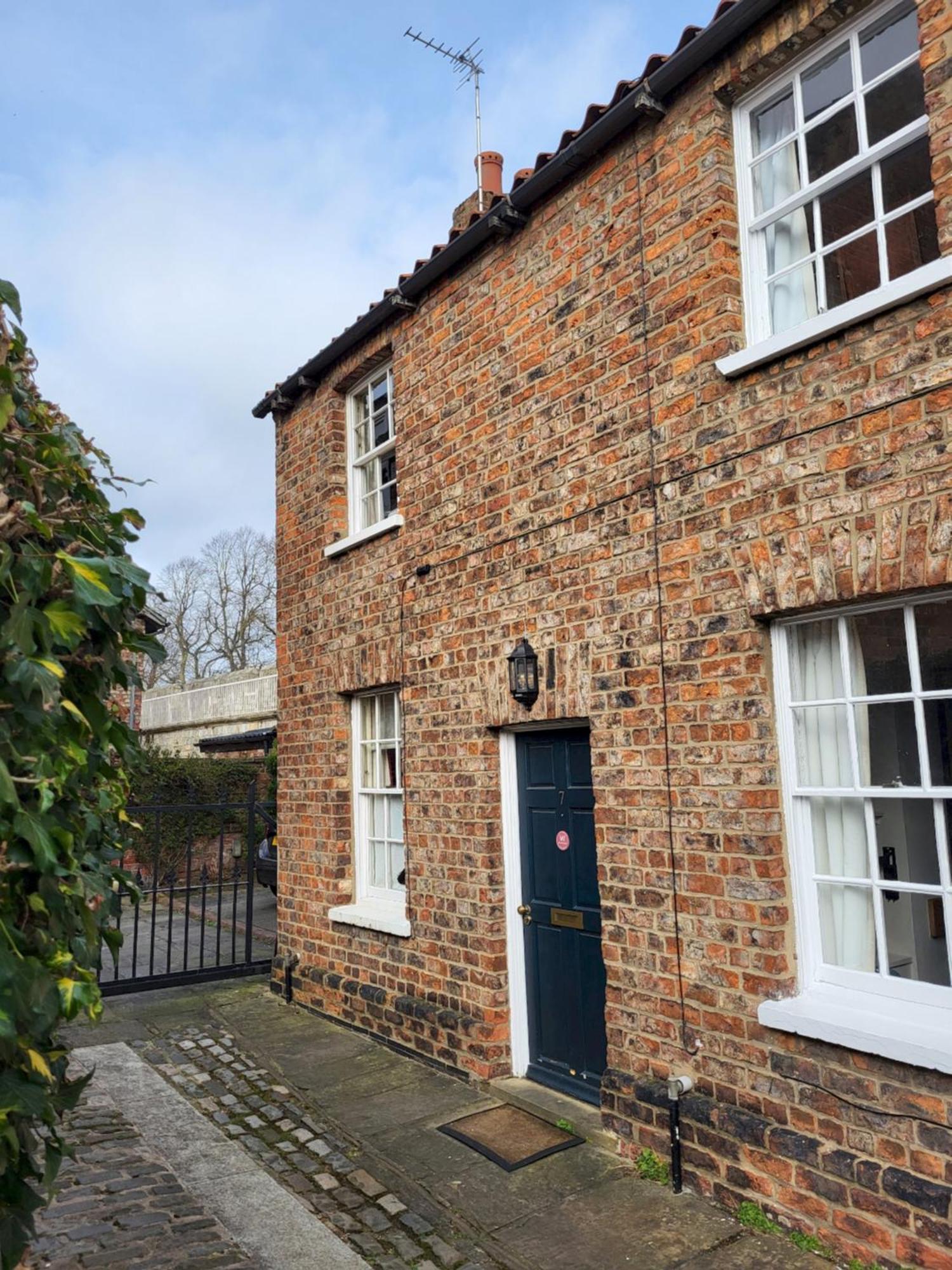 7 Monk Bar Court Holiday home